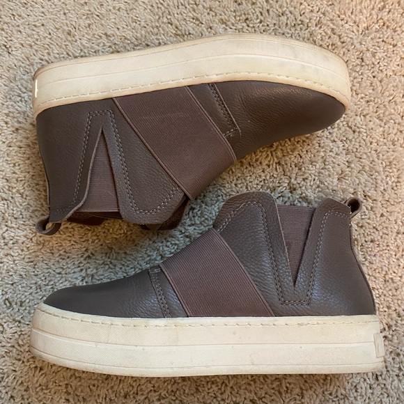 J/Slides Grey Platform Sneaker - Picture 3 of 7